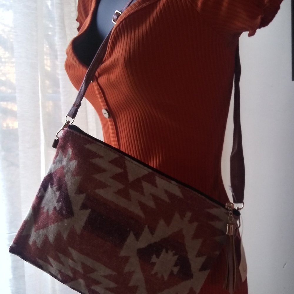 2 in 1 shoulder bag/wristlet - Picture 5 of 7
